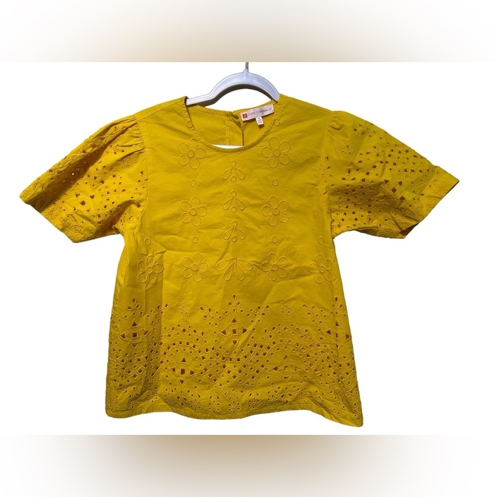 Jude Connally Eyelet Button Back Short Sleeve Top Size Small Yellow Laser Cut